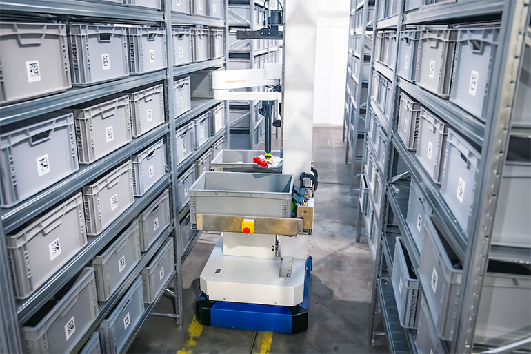 brightpick autopicker in a warehouse aisle.