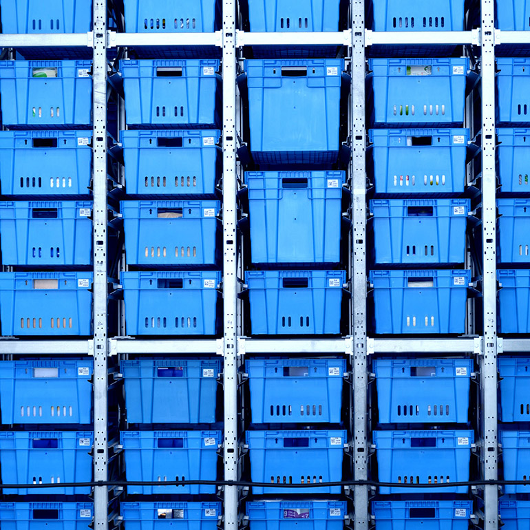 Fabric's ASRS can store totes of multiple sizes.