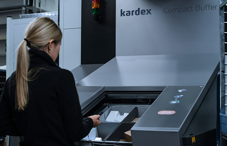 The Kardex Intuitive Picking Assistant provides ergonomic guidance.