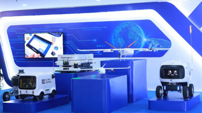 Samsung Electronics is using the AMR Pallet Mover.