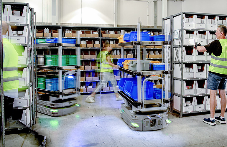 Onward Robotics' Lumabots use RGo Perception Engine to operate around people in narrow aisles.