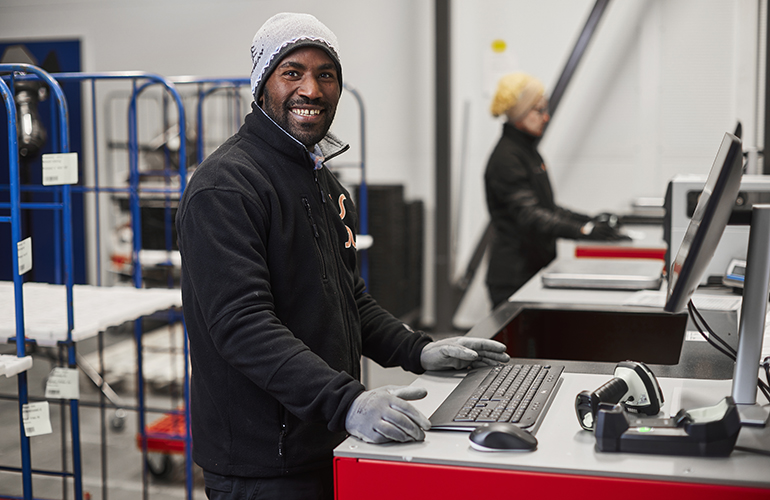 AutoStore's Multi-Temperature Solution keeps human pickers in a chilled rather than frozen area.
