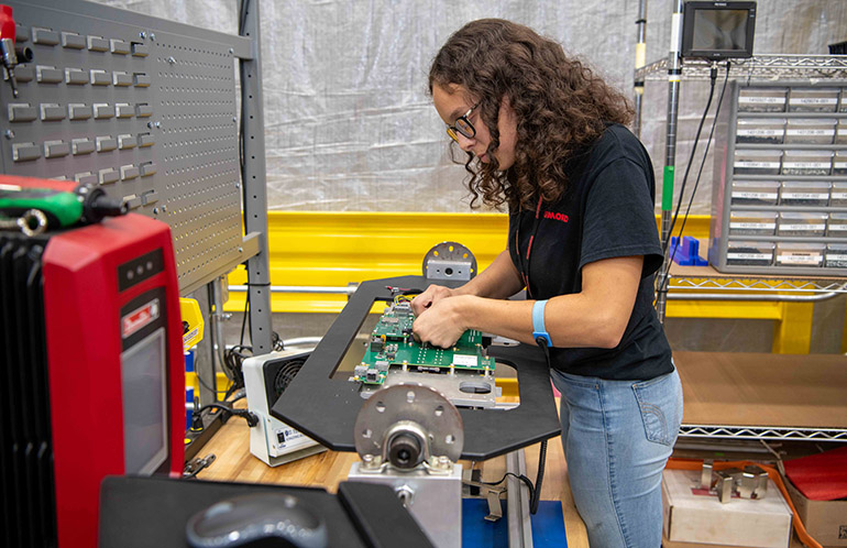 Raymond Corp. assembles mobile robot power systems in Kirkwood, N.Y.