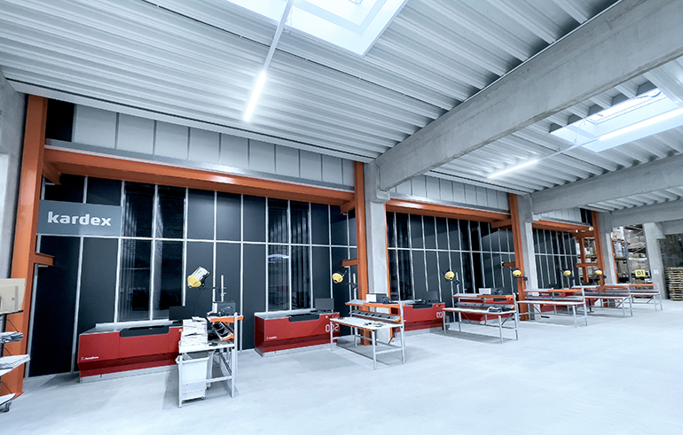 Kardex has added cameras and projectors to AutoStore picking stations.