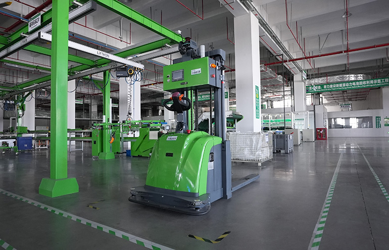 SEER Robotics provides autonomous forklifts, shown here, plus mobile robots to GEM.