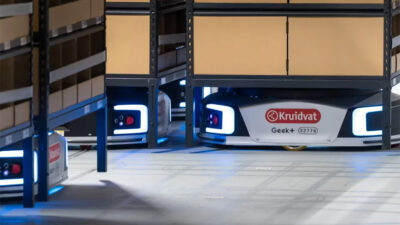 Geekplus shelf to person robots.