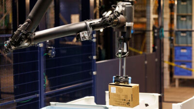 Amazon's Blue Jay robot.