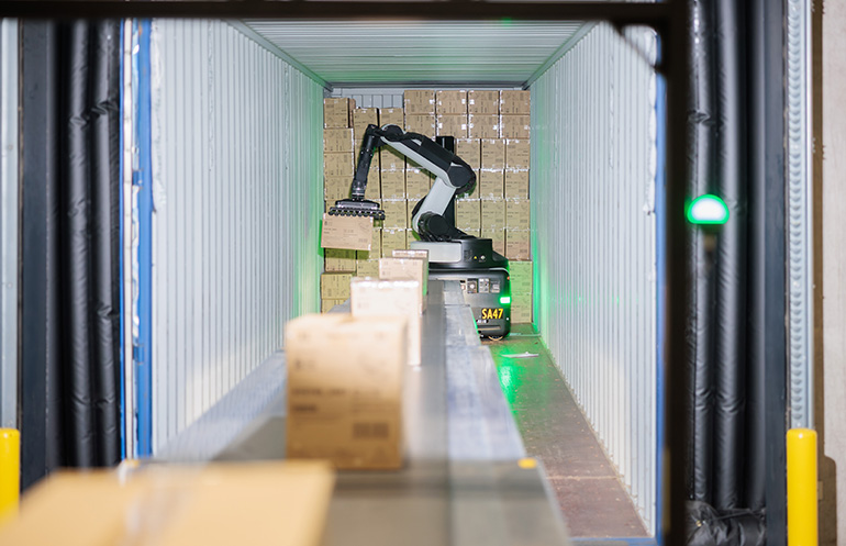 Lidl to unload containers with Stretch robots from Boston Dynamics in 2026