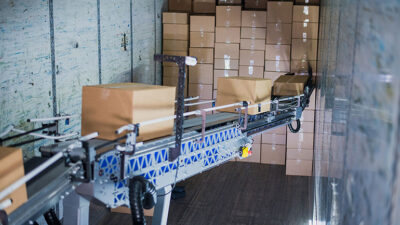 Bastian Solutions turned to motion plastics from igus for its ULTRA BLUE loading robot.